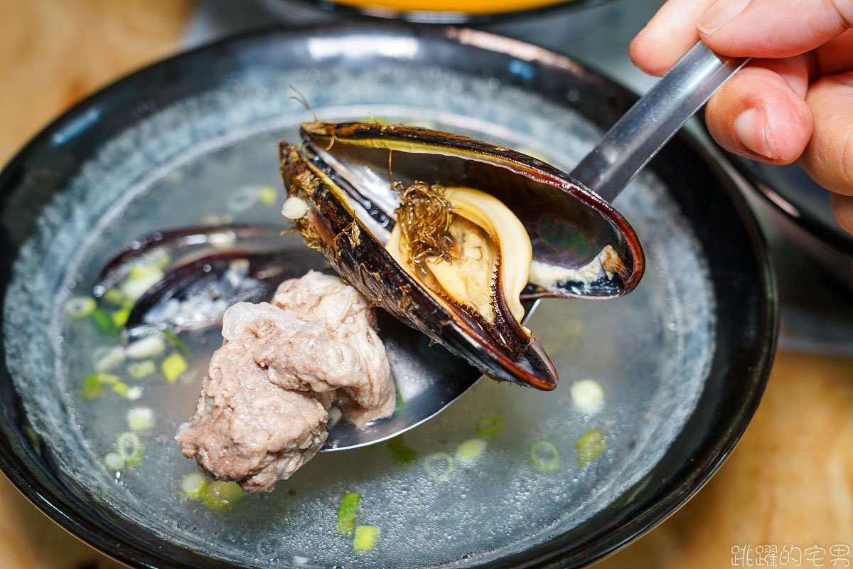 馬祖砰碰叫早餐 一早這樣吃太誇張 淡菜排骨湯 淡菜馬祖漢堡 鋅值UPUP 北竿早餐補到不行 光餅特色小吃 北竿美食 北竿機場附近美食 塘岐村美食 馬祖早餐