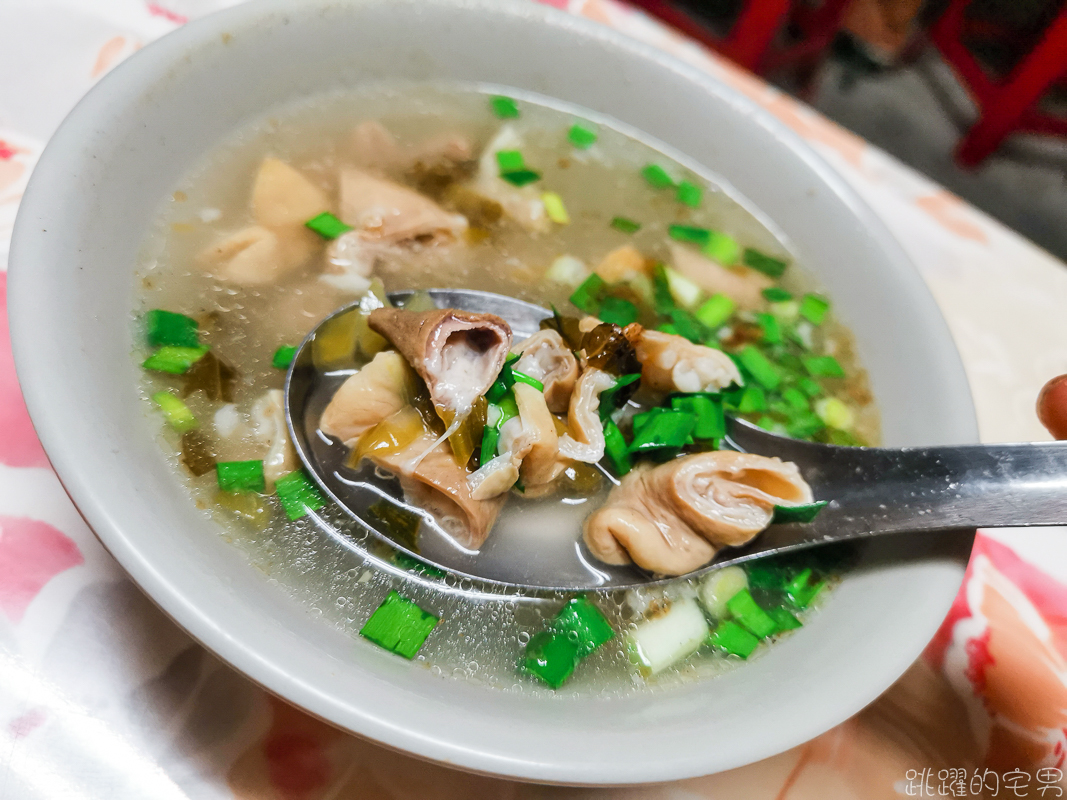 [花蓮美食]黃家早午餐-大份量炒麵好吃又吃飽 炒米粉也好好吃 提供冷氣 花蓮早餐 花蓮小吃