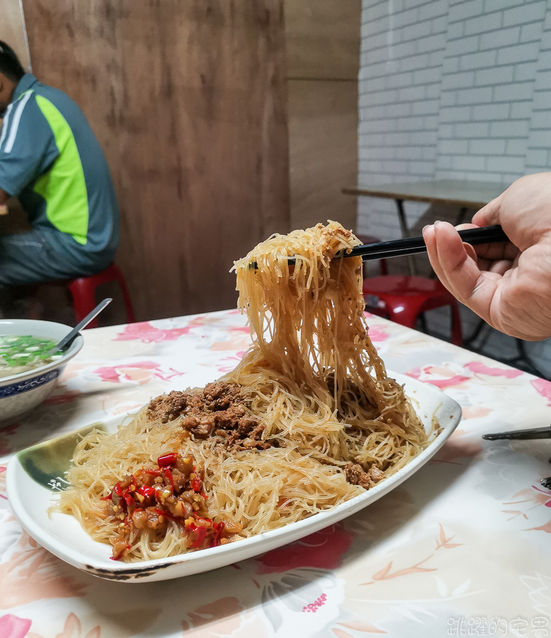 [花蓮美食]黃家早午餐-大份量炒麵好吃又吃飽，炒米粉也好好吃，提供冷氣、花蓮早餐，花蓮小吃