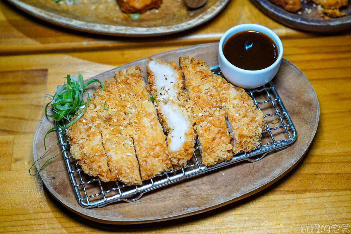 [花蓮美食]太子豚骨ラーメン  歐姆蛋牛丼一吃就愛吃  太子拉麵  炸豬排 鮮蝦可樂餅不輸名店  日本奶奶教的咖哩飯濃稠得化不開 花蓮咖哩飯 花蓮牛丼