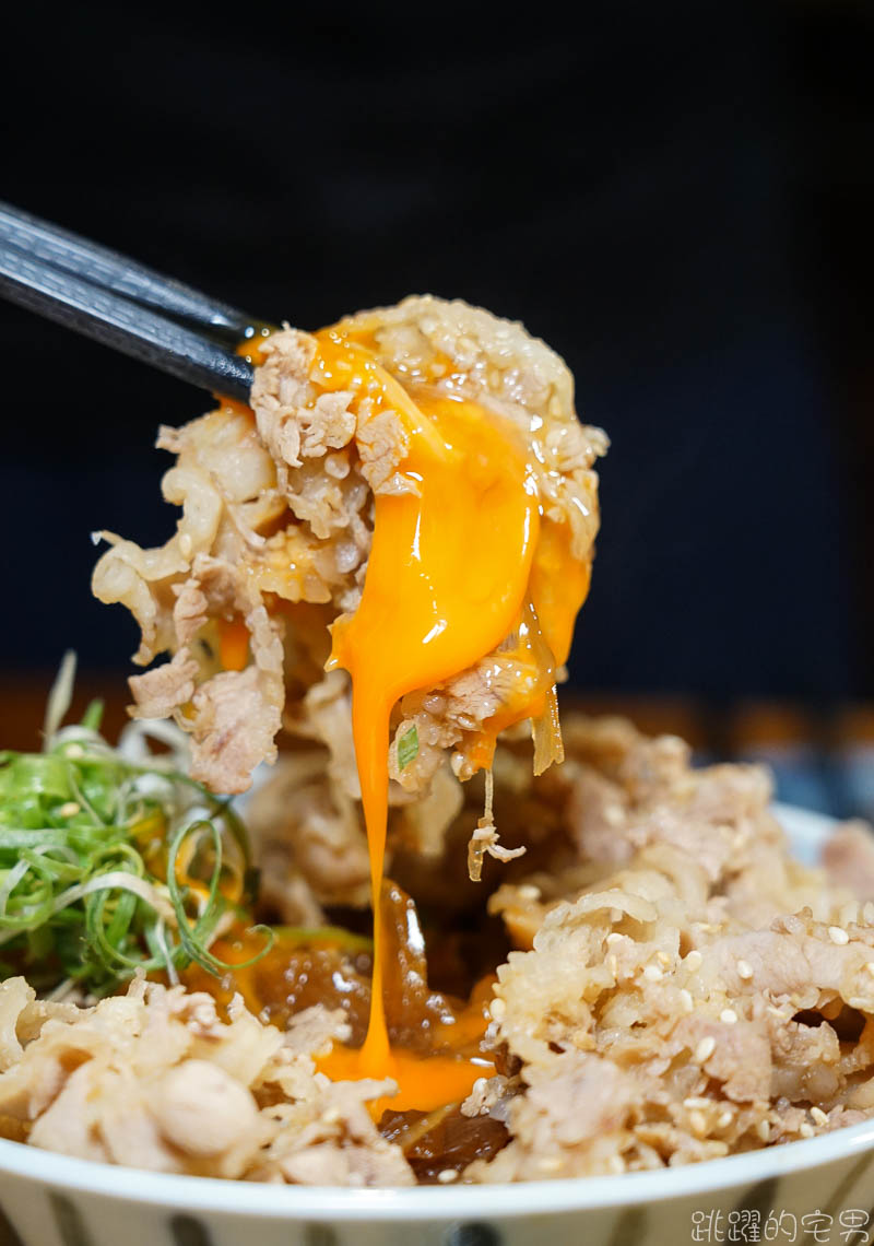 [花蓮美食]太子豚骨ラーメン  歐姆蛋牛丼一吃就愛吃  太子拉麵  炸豬排 鮮蝦可樂餅不輸名店  日本奶奶教的咖哩飯濃稠得化不開 花蓮咖哩飯 花蓮牛丼