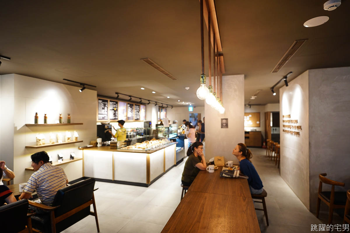 [東區工作咖啡廳]比星巴克還方便 每個座位都有插座 Dreamers Coffee  忠孝復興不限時有插座WIFI咖啡廳 早上7點營業 鹹食、鍋煮奶茶、甜點、沙拉、肉桂捲  Dreamers Coffee菜單 台北不限時咖啡廳