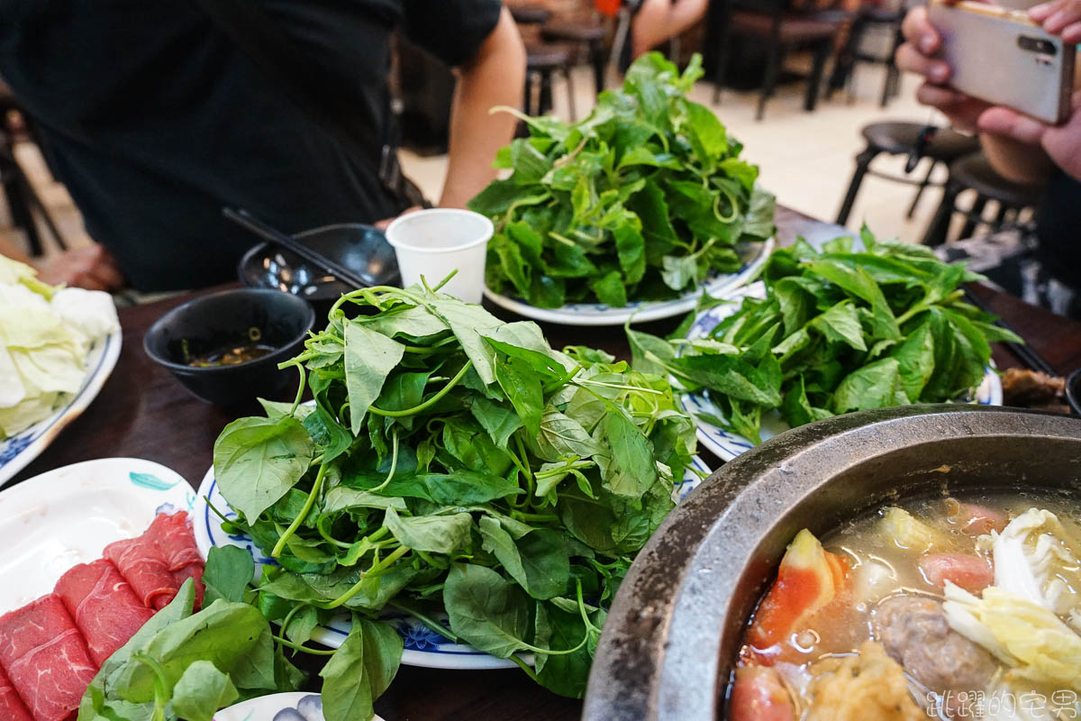 [花蓮美食]古早味石頭火鍋-現炒鍋底吃出好味道  番茄煮火鍋味道更清甜   營業到凌晨3點 古早味石頭火鍋菜單  花蓮火鍋 花蓮宵夜 吉安美食