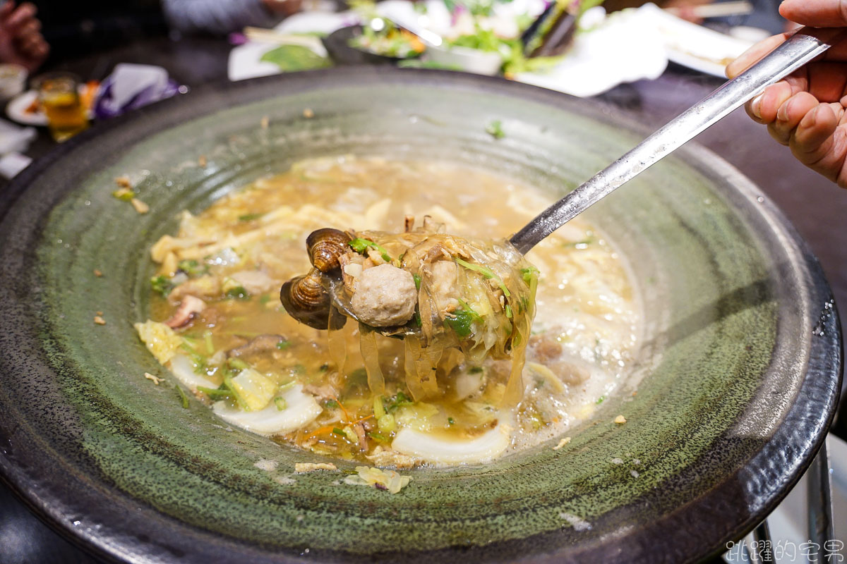 [花蓮美食]夯肉中式餐酒館- 網美餐廳吃中菜，桶仔雞、麻辣燙 烤黑喉 份量足到吃不完 花蓮有包廂餐廳還能唱歌 花蓮聚餐好選擇