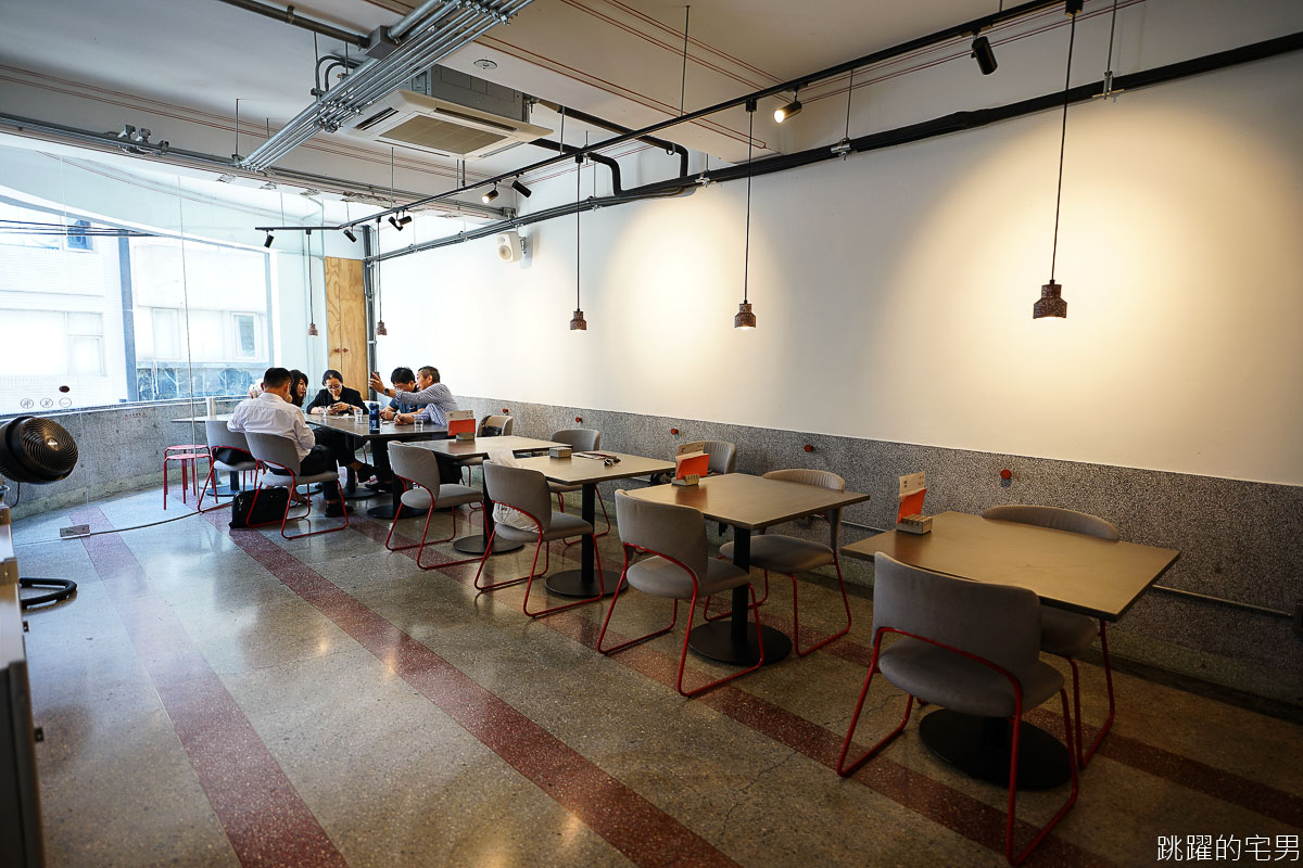 鬧咖啡 NOW coffee 一次滿足三個願望 不只是台北工作咖啡廳  老宅咖啡廳  更是複合式藝文空間 台北不限時有插座咖啡廳  中正區咖啡廳