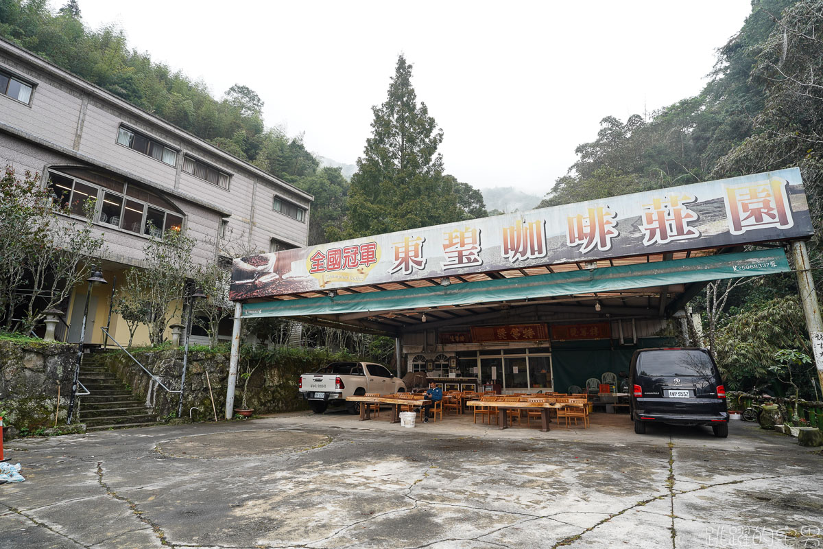 雲林古坑二日遊行程推薦 雲嶺之丘俯瞰嘉南平原 愛上了杉林步道的領悟 五元二角宛如走進京都嵐山竹林小徑 品嘗阿嬤的私房菜 東碧山莊住宿 雲林古坑懶人包