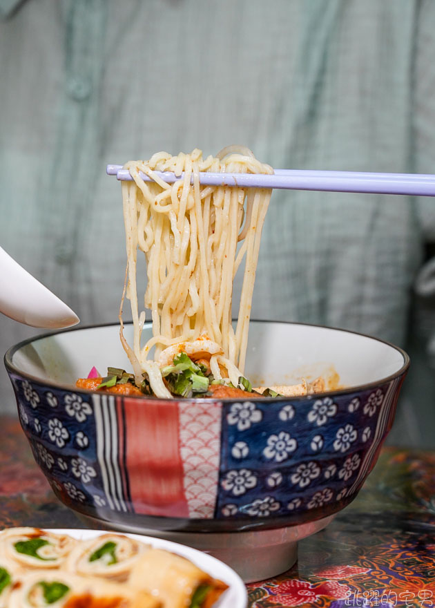 [花蓮美食]貓山王新馬料理搬新家-馬來西亞人賣的南洋咖哩椰漿飯超好吃，套餐搭配肉骨茶只賣130元?! 還有午餐肉 海南雞飯 海鮮叻沙麵 花蓮異國料理