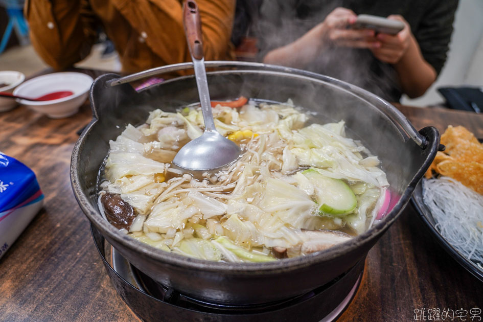 [花蓮火鍋]尚選火鍋-開到凌晨3點半的花蓮宵夜 熱呼呼的火鍋，湯頭好喝又清爽，鴛鴦鍋跟麻辣鍋都有喔