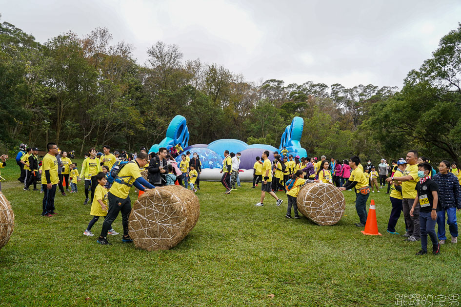 全新形態路跑運動 苗栗FUN YOUNG跑酷越野障礙賽 10大障礙增加挑戰性 吸引了超過1500人報名  全家親子活動一起挑戰一起玩 苗栗通霄飛牛牧場