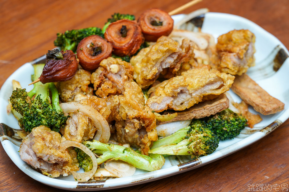 [花蓮美食]吖咕雞鹹酥雞-招牌脆皮湯雞 黑輪片深得我心~炸起來又脆又香 洋蔥蒜頭加下去好對味 開到凌晨3點 花蓮宵夜 花蓮鹹酥雞 @跳躍的宅男