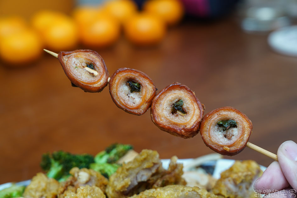 [花蓮美食]吖咕雞鹹酥雞-招牌脆皮湯雞 黑輪片深得我心~炸起來又脆又香 洋蔥蒜頭加下去好對味 開到凌晨3點 花蓮宵夜 花蓮鹹酥雞