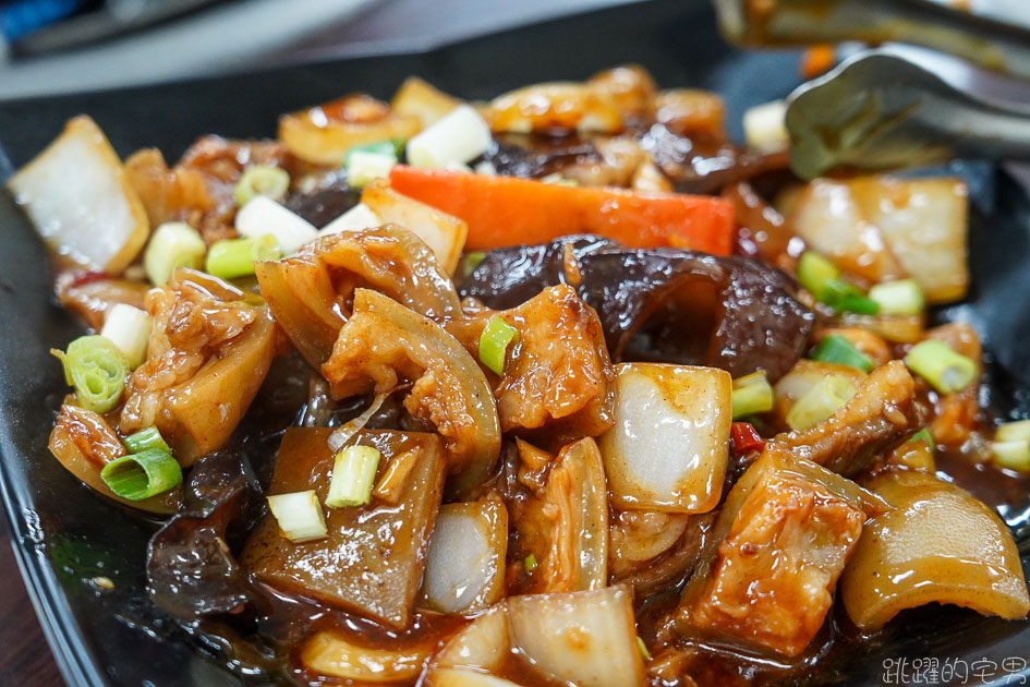 [花蓮吉安美食]羴德生料理 -現宰花蓮溫體羊肉 現烤羊肋排好吃到犯規! 毫無騷味超鮮甜! 直接上一隻羊腿也太豪邁! 麻辣羊皮吃到冒汗都停不下 花蓮溫體羊吃過就ㄉㄧㄠˊ住 愛玩客花蓮美食推薦 羴德生料理菜單2022