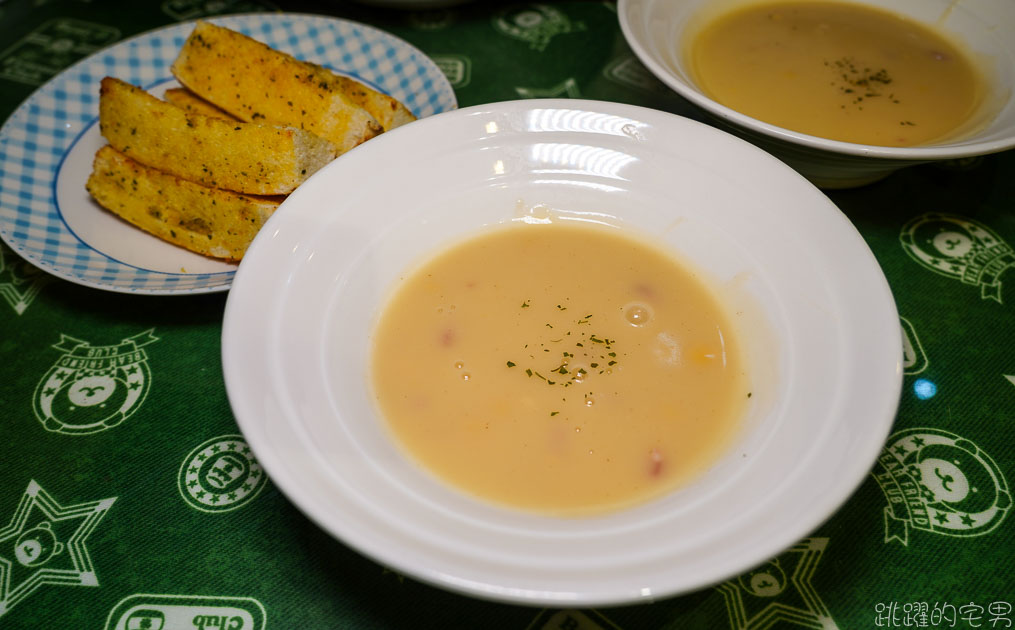 [花蓮美食]自在煮義義大利麵-松露燉飯佐鴨胸 整整6隻豬肋排超豪邁 肉質軟嫩濃厚滋味令人難忘 自在煮義菜單2021 花蓮義大利麵