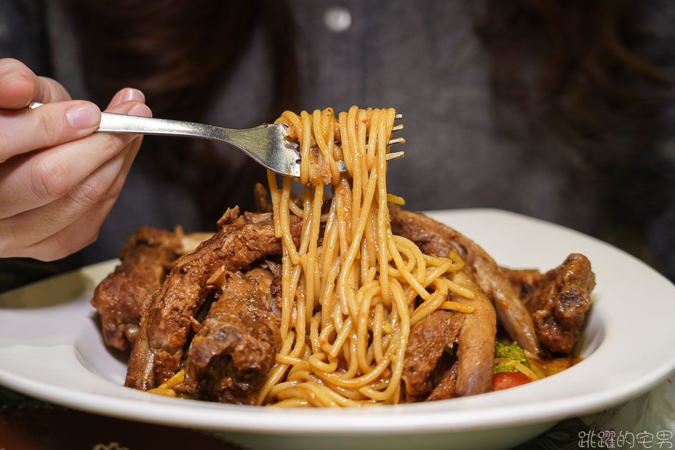 [花蓮美食]自在煮義義大利麵-松露燉飯佐鴨胸 整整6隻豬肋排超豪邁 肉質軟嫩濃厚滋味令人難忘 自在煮義菜單2021 花蓮義大利麵