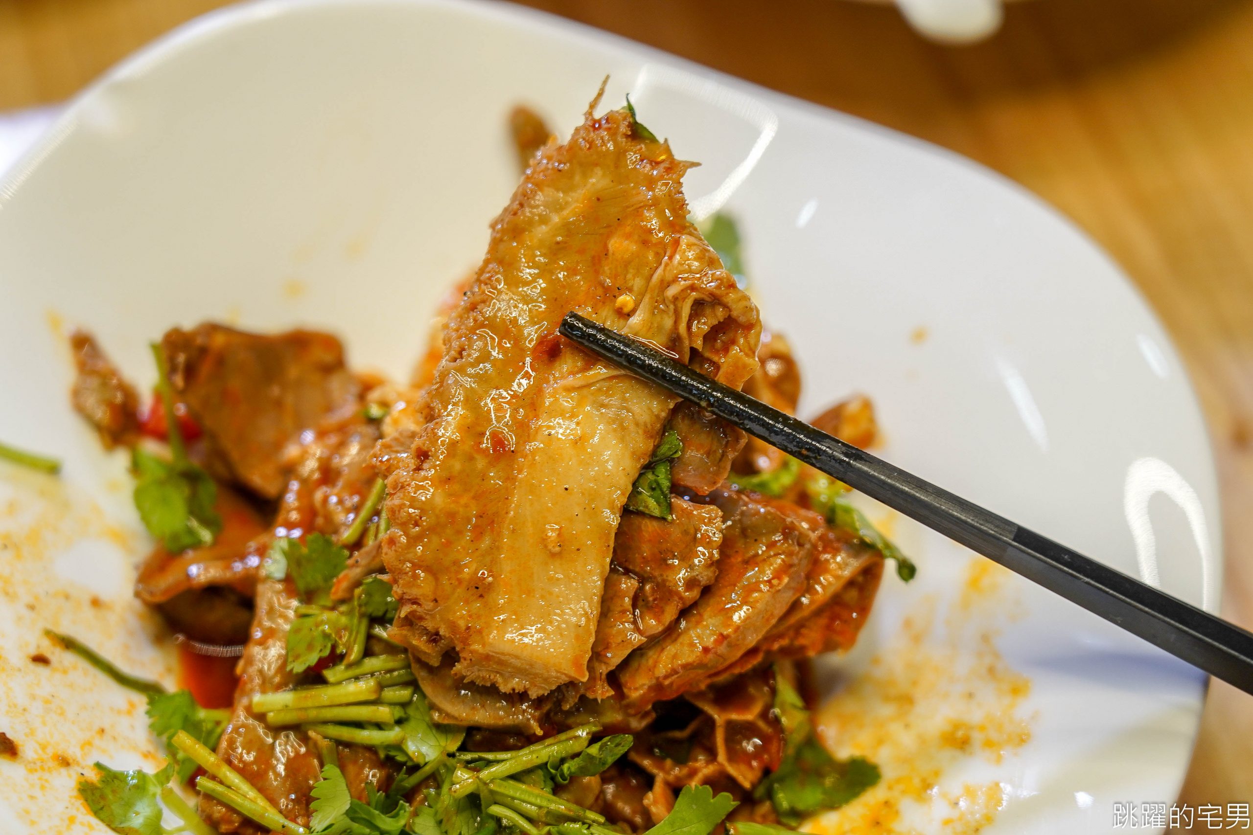 [台北火車站美食]小逸仙食堂-北車微風新開店 30年老店新品牌 豆花居然有辣的?! Q彈豆花吃辣辣超爽快 老司機必點香辣豆花 酸湯魚  提供單人套餐 中正區美食 Ι 台北川菜館