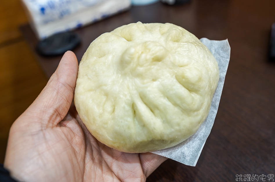 [花蓮包子饅頭推薦]大大餃子店-山東饅頭花蓮也買得到 而且肉包好好吃  味道豐富湯汁多  還有花捲、蔥餅、韭菜盒 下午3點開賣 花蓮小吃 花蓮美食 花蓮饅頭