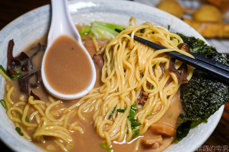 [花蓮美食]不管在哪裡賣都不會漏氣的豚骨拉麵「黑潮拉麵」提供一蘭拉麵的服務 可調濃淡湯頭跟麵的軟硬 厚切叉燒拉麵 黑蒜拉麵 炸串 炸豬排 叉燒飯 花蓮拉麵