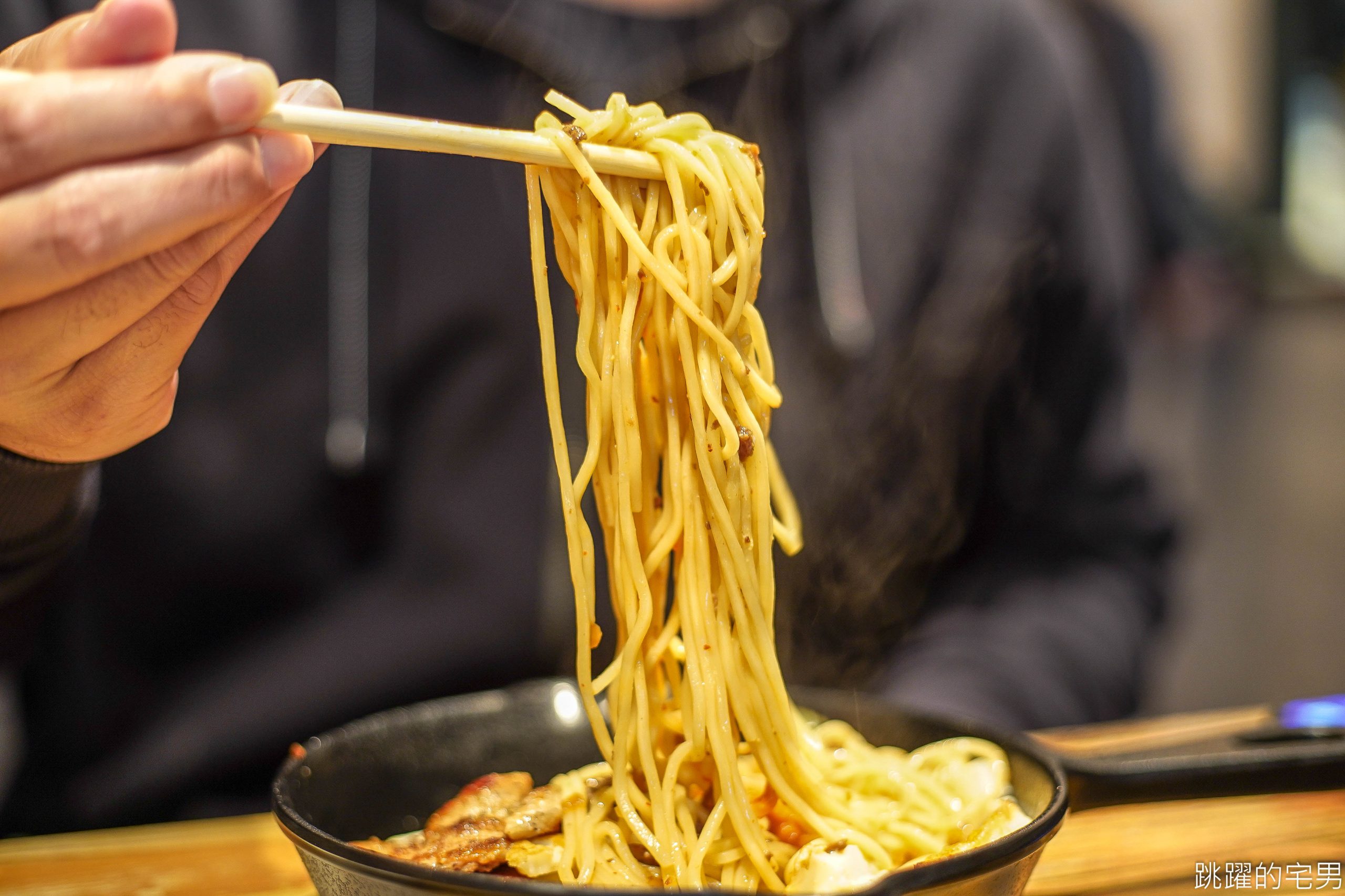 [花蓮美食]艾摩斯廚房-這家也太好拍! 復古微華麗風格設計感超好 全日供餐到宵夜 艾摩斯廚房菜單 餐點豐富 套餐99元起 網美可以衝一波 花蓮早午餐 花蓮宵夜