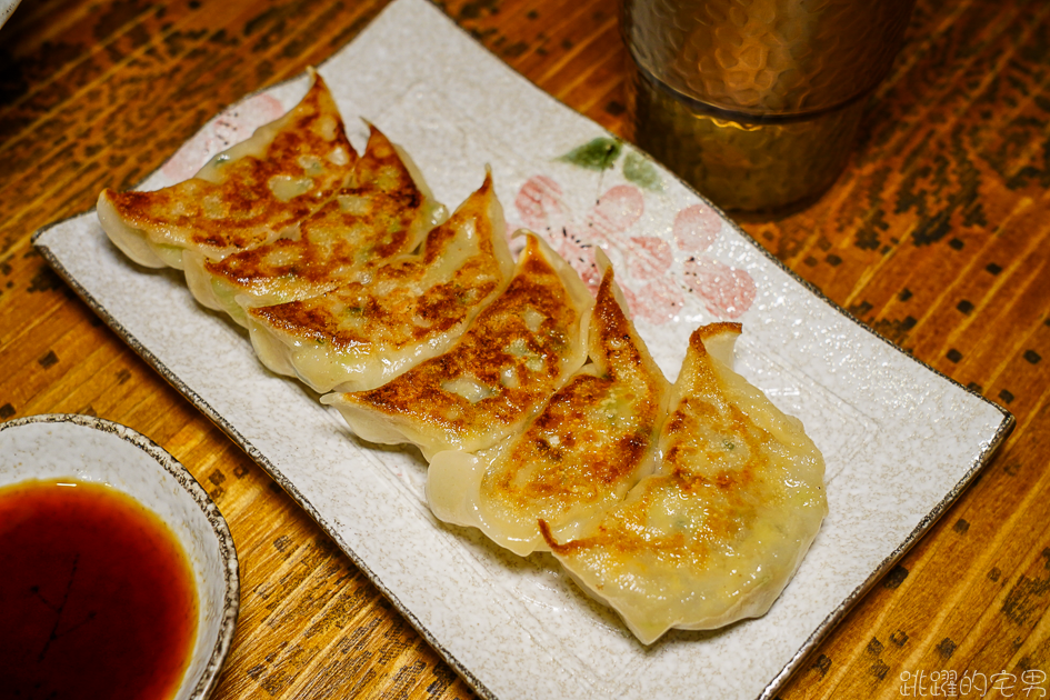 [花蓮美食]黑潮拉麵·炸串專賣店-不管在哪裡賣都好吃的黑蒜拉麵，提供一蘭拉麵的服務 可調濃淡湯頭跟麵的軟硬、黑蒜拉麵、花蓮拉麵推薦