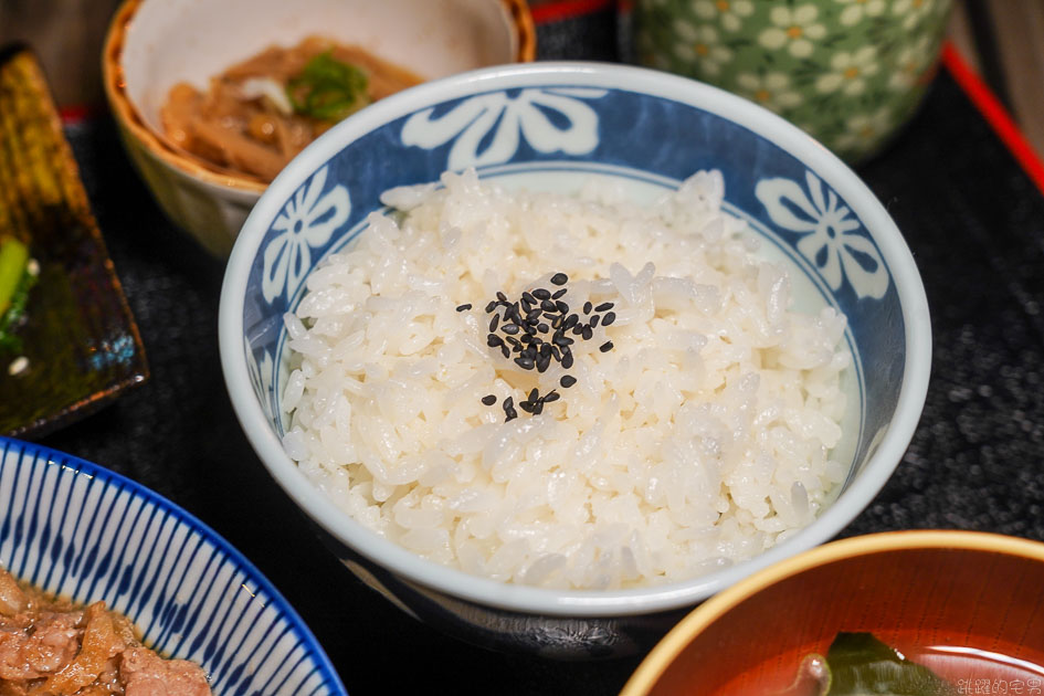 [花蓮美食]神田屋家庭料理-這家日式漢堡排 滿滿肉汁 入口肉汁鮮甜又夠味 根本專賣店等級 大推!! 花蓮日式料理 花蓮日本料理