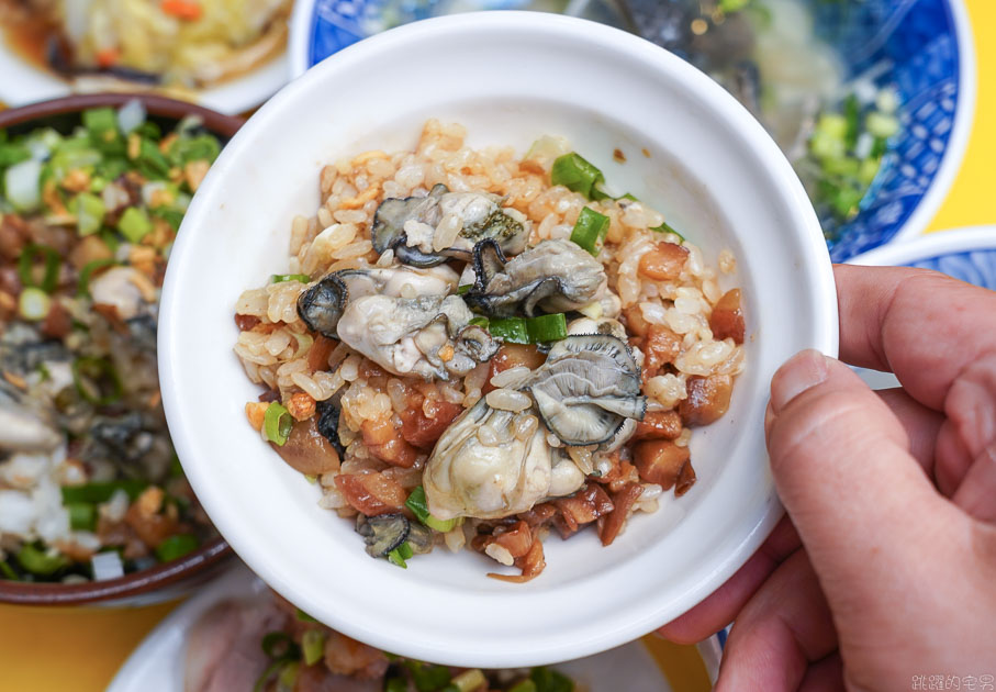 [華西街美食]阿義魯肉飯-這間台北40年老店 不但要吃蚵仔魯肉蓋飯 蒜泥白肉 排骨湯更是必點  龍山寺美食 台北滷肉飯推薦 萬華美食