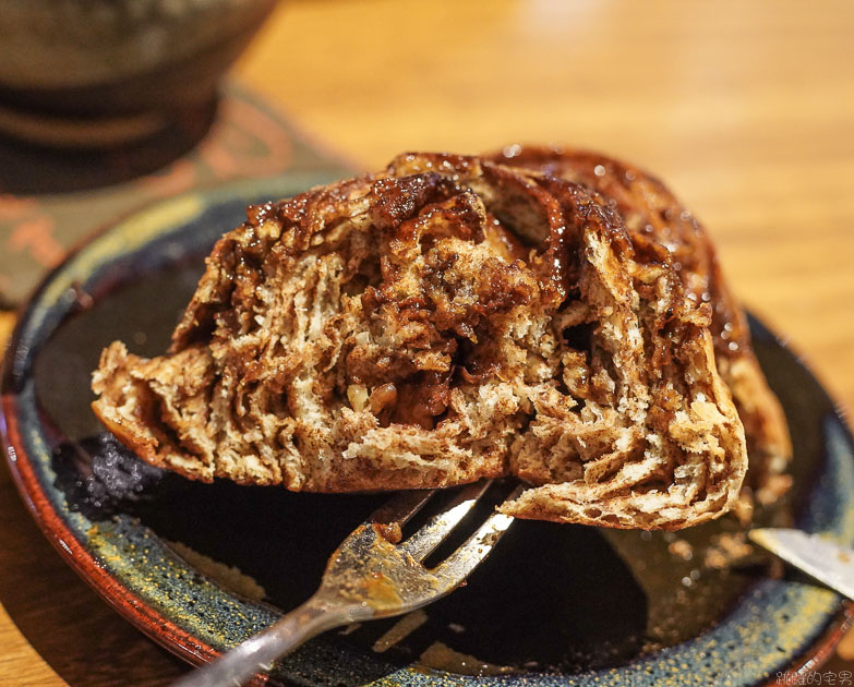 [花蓮美食]黑羽貝果-挑戰花蓮最濃郁肉桂捲 口感超有層次讓我秒愛上 貝果也是必點 黑羽貝果菜單 花蓮早午餐 花蓮甜點 花蓮貝果