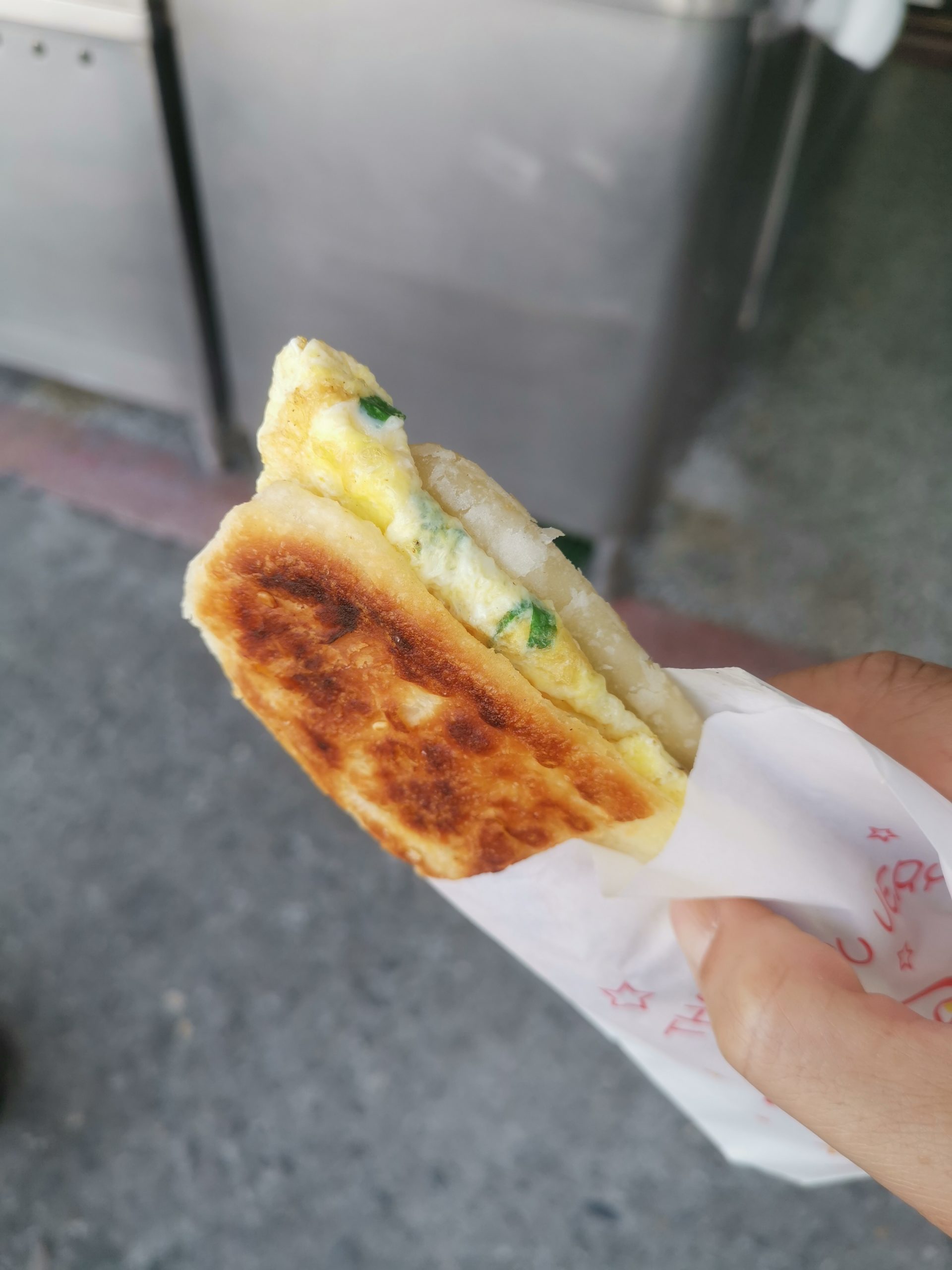 [花蓮吉安早餐]南埔純手工早點-在地人排隊吃的早餐店 外地沒見過的煎燒餅口感令人驚艷 煎餃更是一上桌就搶光 特調醬汁很加分 花蓮早餐 花蓮美食