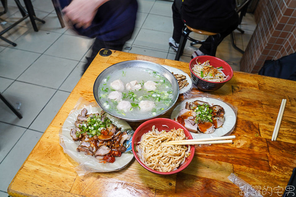 [新北中和美食]南勢角陽春麵-中和30年老店 來吃過就知道他為什麼生意好，乾麵滷味好吃  地方乾淨人親切，這樣的好店怎能不愛 中和宵夜必吃 南勢角陽春麵菜單