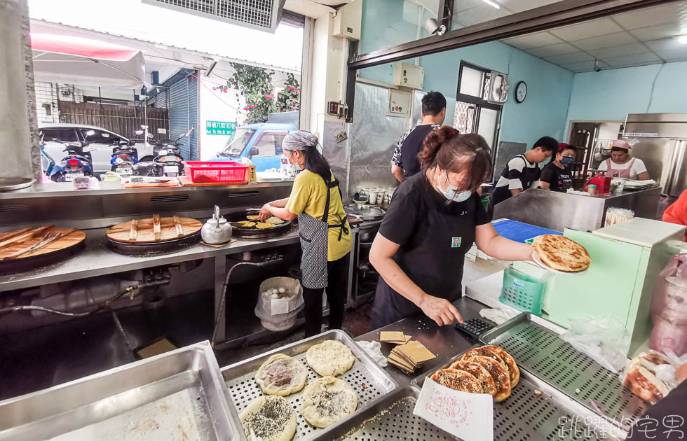 [花蓮吉安早餐]南埔純手工早點-在地人排隊吃的早餐店 外地沒見過的煎燒餅口感令人驚艷 煎餃更是一上桌就搶光 特調醬汁很加分 花蓮早餐 花蓮美食