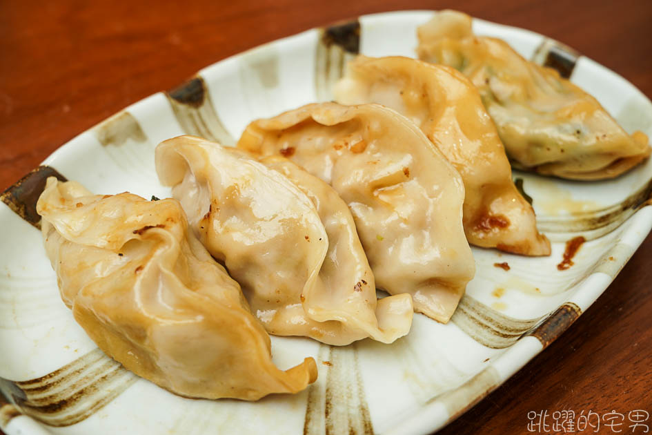 [花蓮吉安早餐]南埔純手工早點-在地人排隊吃的早餐店，外地沒見過的煎燒餅口感令人驚艷，鍋貼一起鍋就搶光，特調醬汁很加分，花蓮早餐，花蓮美食