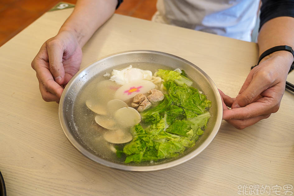 [花蓮早午餐]美日朝食-白色系夢幻旋轉木馬早午餐店 好拍到不行 福源花生醬吐司20元 法式吐司40元 價錢居然這麼便宜 還不吃爆 美日朝食菜單 花蓮美食 花蓮早餐 美崙美食