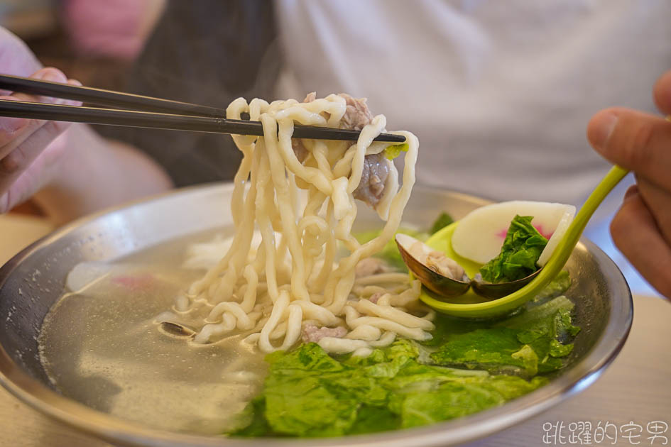 [花蓮早午餐]美日朝食-白色系夢幻旋轉木馬早午餐店 好拍到不行 福源花生醬吐司20元 法式吐司40元 價錢居然這麼便宜 還不吃爆 美日朝食菜單 花蓮美食 花蓮早餐 美崙美食