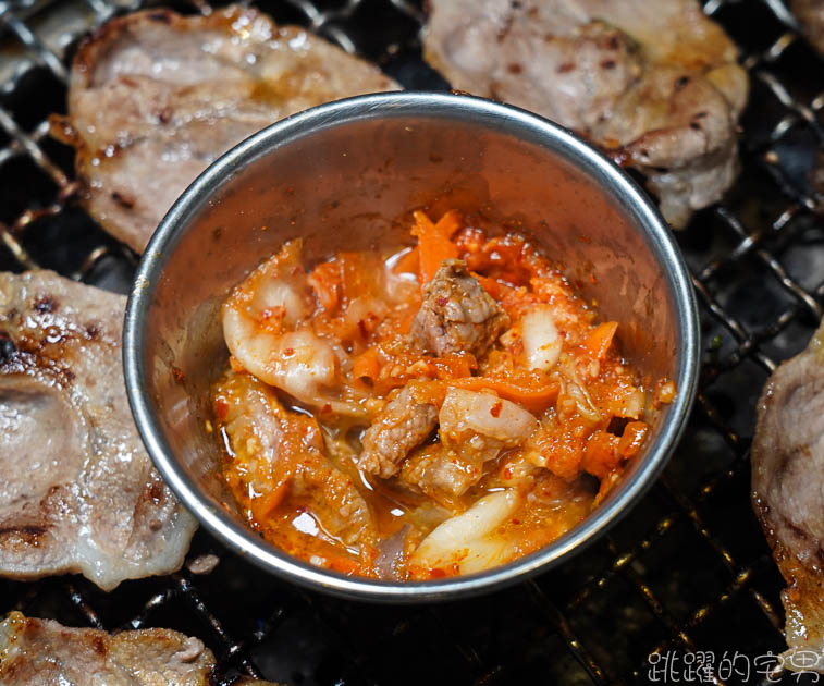 [花蓮美食]石屋燒肉火鍋- 花蓮燒肉吃到飽評論2500則 4.5顆星 還有哈根達斯無限吃 牛排 海鮮 蝦子 鮑魚烤給他爽 這樣還不吃爆  花蓮吃到飽 花蓮火鍋吃到飽