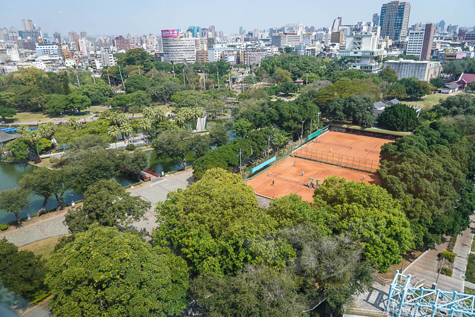 [台中飯店]台中公園智選假日飯店-遠挑台中市區大景 提供免費停車場 鄰近第二市場美食 日曜天地Outlet 台中中區住宿