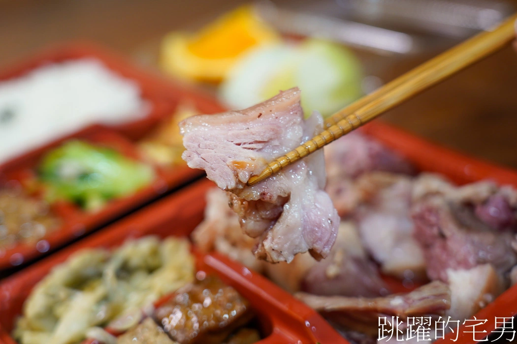 [花蓮美食]闔家歡南北餚餐館-2022老字號館子推出防疫餐盒 一主菜六配菜還有水果盤 200元起超豐富  花蓮便當外帶