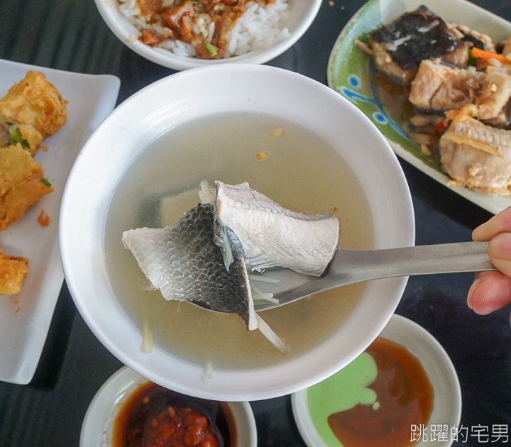 [台南美食]福泰飯桌-1939年就有的台南早餐 獨特飯桌仔文化根本就是自助餐始祖 不小心就是一整桌  台南日常就是狂  滿滿台南小吃這裡都有 赤崁樓附近美食吃這裡喔