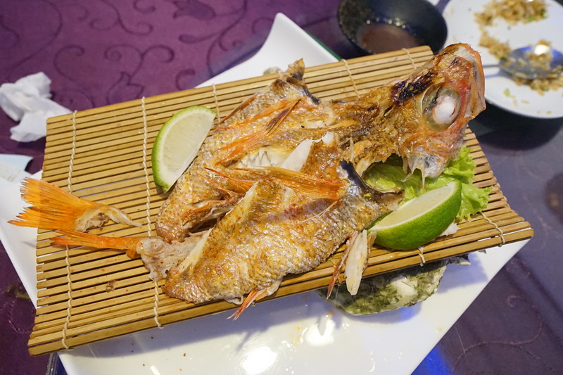 [花蓮吉安美食]龍哥斯特花蓮海鮮餐廳- 龍蝦也能作便當  鮭魚+小卷+干貝便當鮮美又好吃  花蓮便當