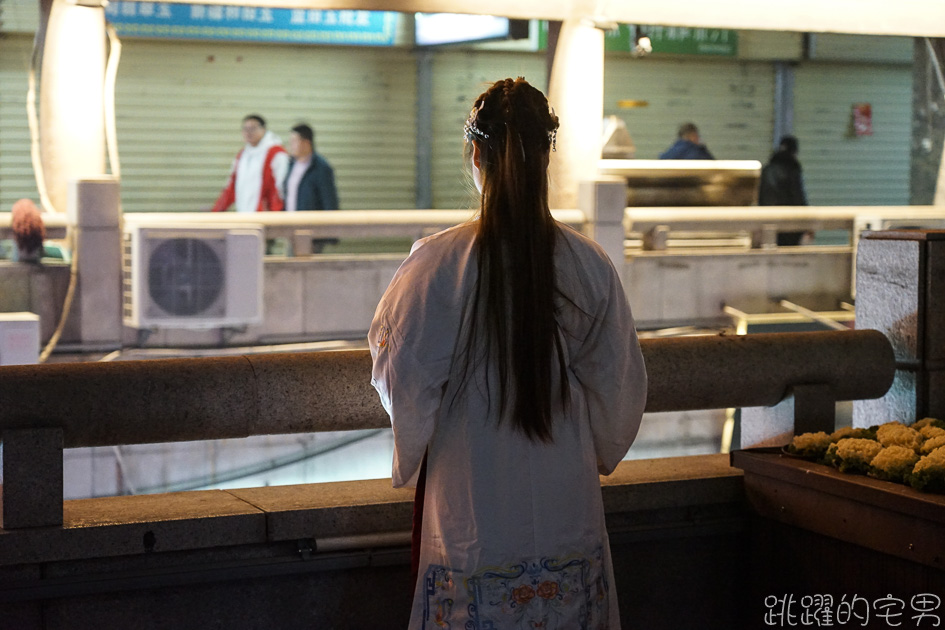 西藏5天4夜旅遊行程第一天-品嘗80年老店德發長餃子宴  來中國逛夜市吃美食 夜遊西安鼓樓 回民一條街  中國陝西西安景點 西安美食