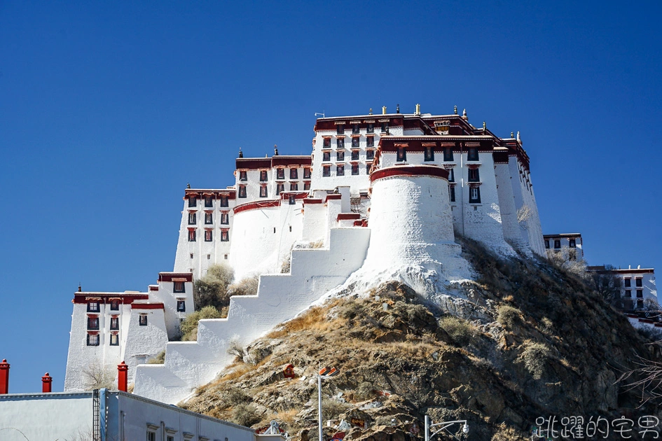 西藏5天4夜旅遊行程-原來建立布達拉宮的理由全都因為愛，布達拉宮裡的愛情故事以及千百年累積的意念情感，沒去西藏不知道，去了才知道祂改變你什麼@跳躍的宅男