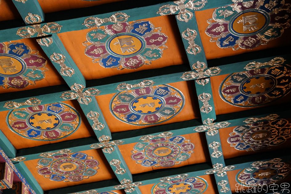 西藏5天4夜旅遊行程第二天-全西藏第一座佛寺 建立居然跟文成公主有關 夜晚的大昭寺有如黃金城  八廓街市集超大超好逛 頂樓喝西藏甜茶非常悠閒  世界文化遺產 西藏景點 西藏旅遊