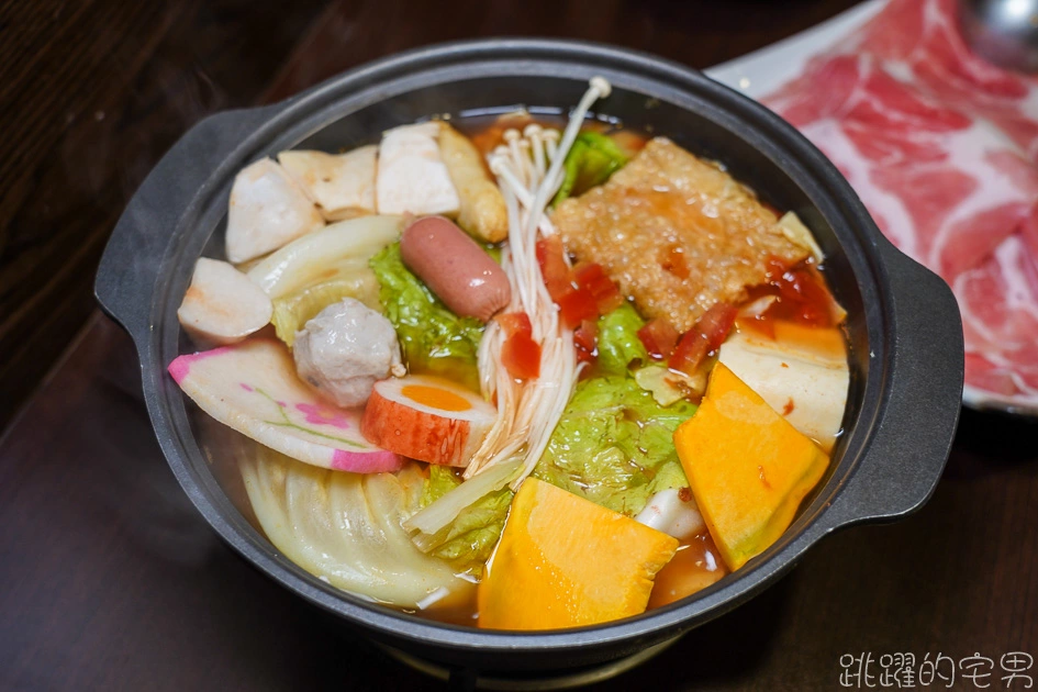 [花蓮美食]喫鍋頂級平價小火鍋花蓮店-白飯、粉絲、飲料、爆米花、霜淇淋以及冰淇淋吃到飽 好吃又不貴 下午有營業還開到晚上11點 必點沙茶鍋、番茄鍋 花蓮火鍋 花蓮宵夜，喫鍋花蓮店 花蓮下午不休息餐廳