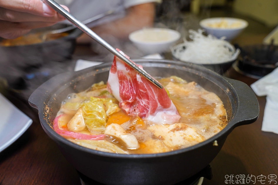 [花蓮美食]喫鍋頂級平價小火鍋花蓮店-白飯、粉絲、飲料、爆米花、霜淇淋以及冰淇淋吃到飽 好吃又不貴 下午有營業還開到晚上11點 必點沙茶鍋、番茄鍋 花蓮火鍋 花蓮宵夜，喫鍋花蓮店 花蓮下午不休息餐廳