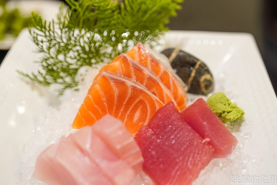 [花蓮美食]椿山日本料理-歡樂的老闆娘讓吃飯變的很開心，炸牛蒡真是推薦 鐵板青醬牛肉燒  壽司真不賴@跳躍的宅男