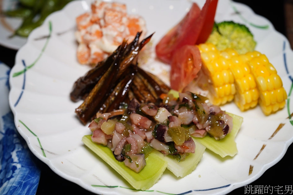 [花蓮美食]椿山日本料理-歡樂的老闆娘讓吃飯變的很開心，炸牛蒡真是推薦 鐵板青醬牛肉燒  壽司真不賴@跳躍的宅男