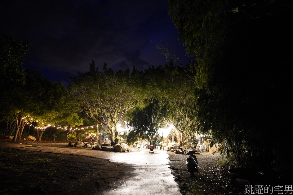 [花蓮旅遊]嘻餐町-溪畔餐桌-花蓮最Chill浪漫秘境森林野餐「火柴餐桌」白色天幕加上營火、專人服務、牛排 氣泡水香檳 讓你陶醉不想回家、賣火柴的餐桌、花蓮美食、花蓮活動、花蓮景點