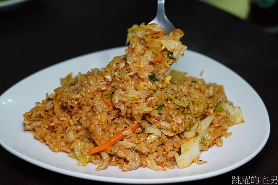 [花蓮美食]明今活海鮮- 蒜酥小卷必點，外層微酥裡面軟嫩，好吃炒米粉吃不膩，花蓮海產店 明今麵館