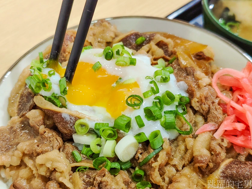 [花蓮美食]大盛屋日式丼飯- 牛肉口感柔軟，甜鹹醬汁淋在白飯超對味，超大盛飽到不行  花蓮丼飯推薦 大盛屋日式丼飯菜單