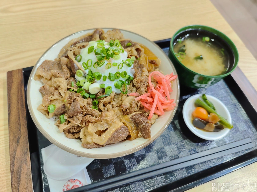 [花蓮美食]大盛屋日式丼飯- 牛肉口感柔軟，甜鹹醬汁淋在白飯超對味，超大盛飽到不行  花蓮丼飯推薦 大盛屋日式丼飯菜單