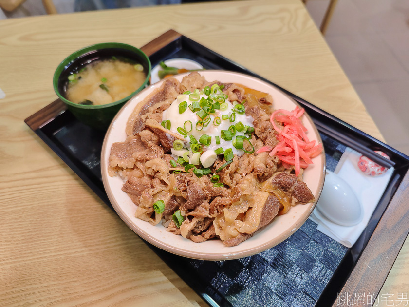 [花蓮美食]大盛屋日式丼飯- 牛肉口感柔軟，甜鹹醬汁淋在白飯超對味，超大盛飽到不行  花蓮丼飯推薦 大盛屋日式丼飯菜單