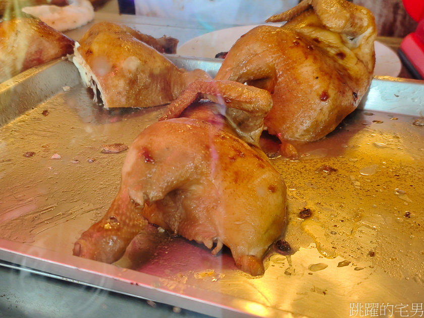 [花蓮便當]小廣東香酥烤鴨-花蓮排隊燒臘店，連燈都還沒亮就有人排隊，早上10點多是否也太扯，堪比公正包子